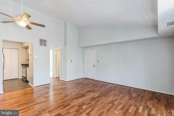 Arlington, VA 22206,4533 28TH RD S #9-12