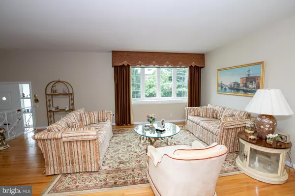 Philadelphia, PA 19115,9729 HOFF ST