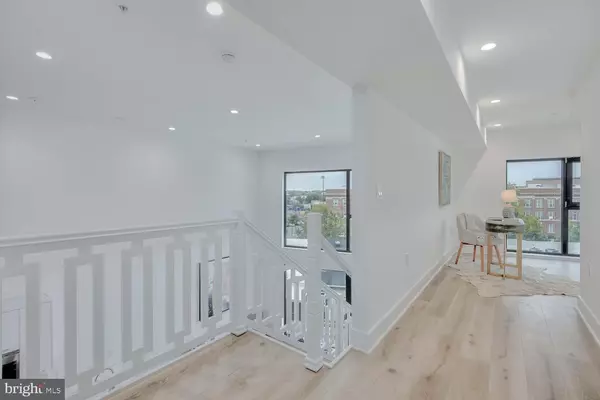 Washington, DC 20011,4328 GEORGIA AVE NW #402