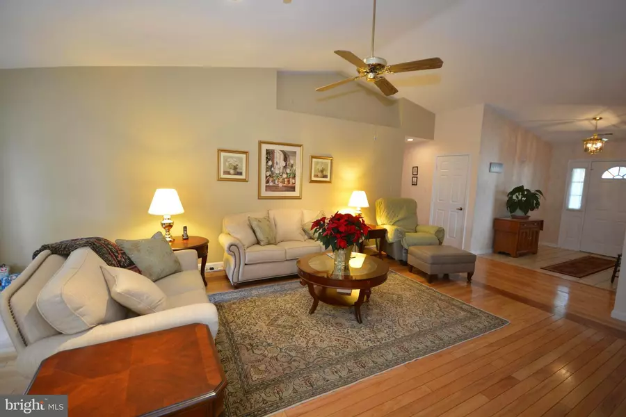 955 MASTLINE DR, Annapolis, MD 21401