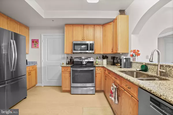 Woodbridge, VA 22191,485 HARBOR SIDE ST #806