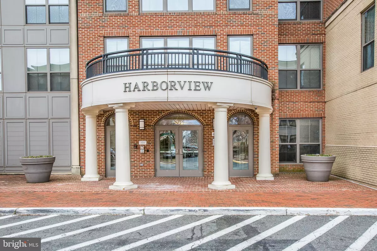 Woodbridge, VA 22191,485 HARBOR SIDE ST #806