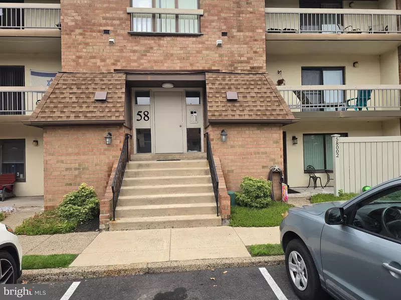 58201-00 DELAIRE LANDING RD #201, Philadelphia, PA 19114