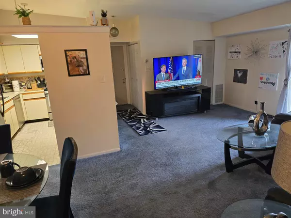 Philadelphia, PA 19114,58201-00 DELAIRE LANDING RD #201