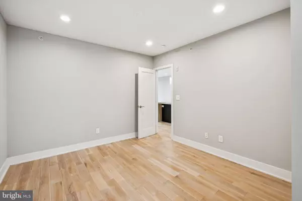 Philadelphia, PA 19130,1516 GREEN ST