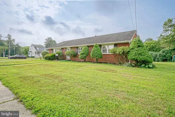 Blackwood, NJ 08012,120 E LAKE AVE