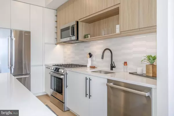 Falls Church, VA 22046,255 W. FALLS STATION BLVD #609