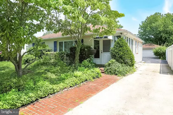 25 TEMPLE RD, Vineland, NJ 08360