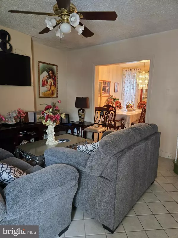 Philadelphia, PA 19120,5112 N FAIRHILL ST