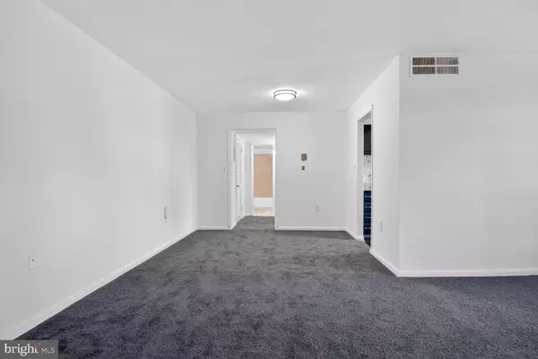 Fairfax, VA 22031,9483 FAIRFAX BLVD #202