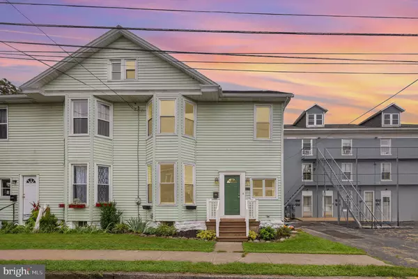 109 E 2ND ST, Hummelstown, PA 17036