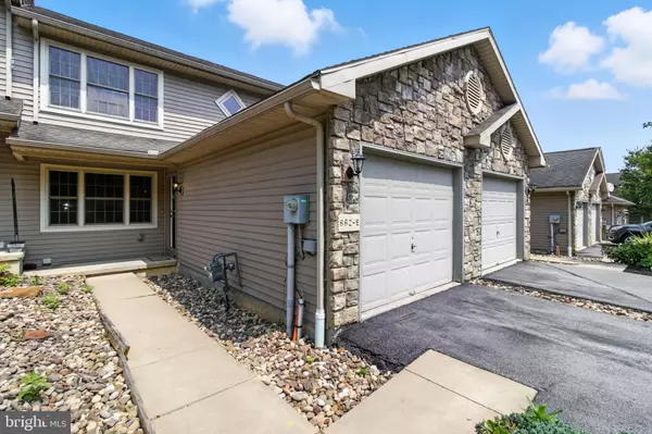 State College, PA 16803,662-E OAKWOOD AVE
