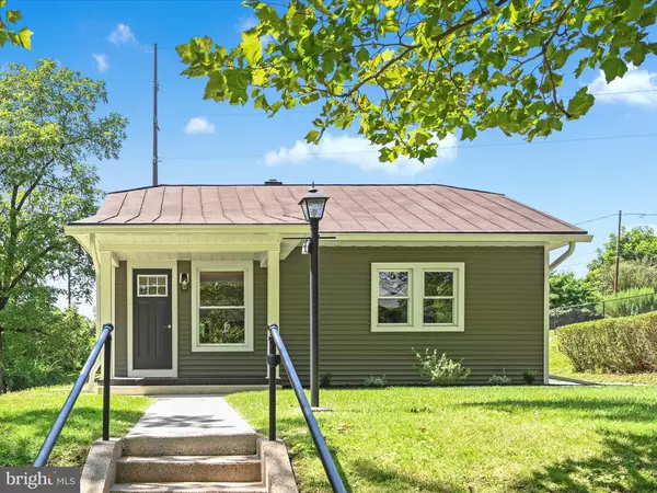 Pine Grove, PA 17963,9 HALLTON HILL RD