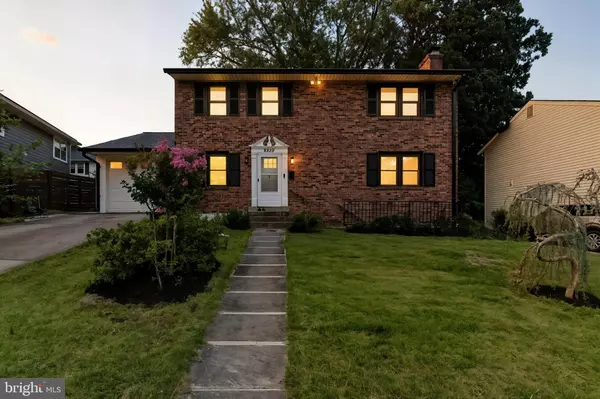 Arlington, VA 22205,2339 N POWHATAN ST