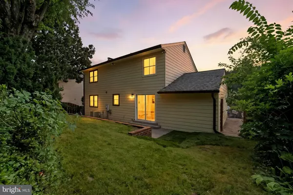 Arlington, VA 22205,2339 N POWHATAN ST