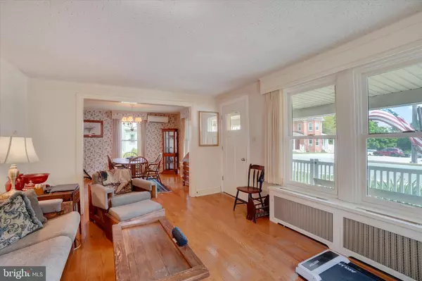 York, PA 17402,2446 S QUEEN ST