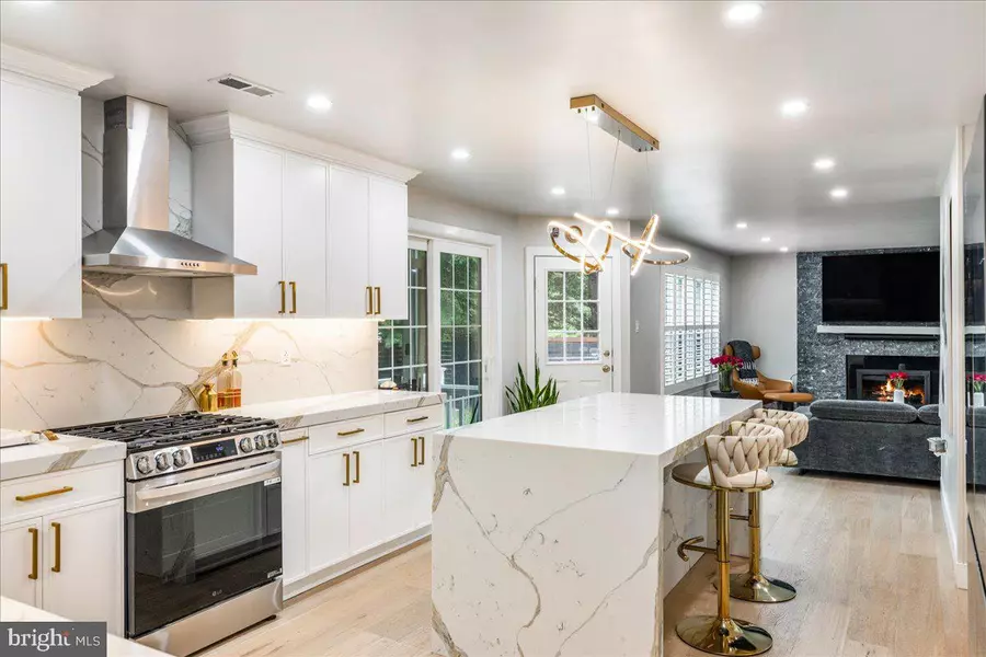 823 YEARLING DR, New Hope, PA 18938