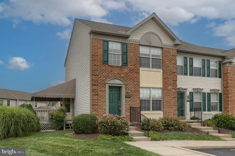 1000 COBBLESTONE LN, Lancaster, PA 17601