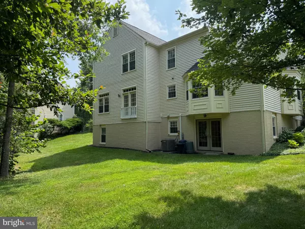 Centreville, VA 20120,15162 STRATTON MAJOR CT