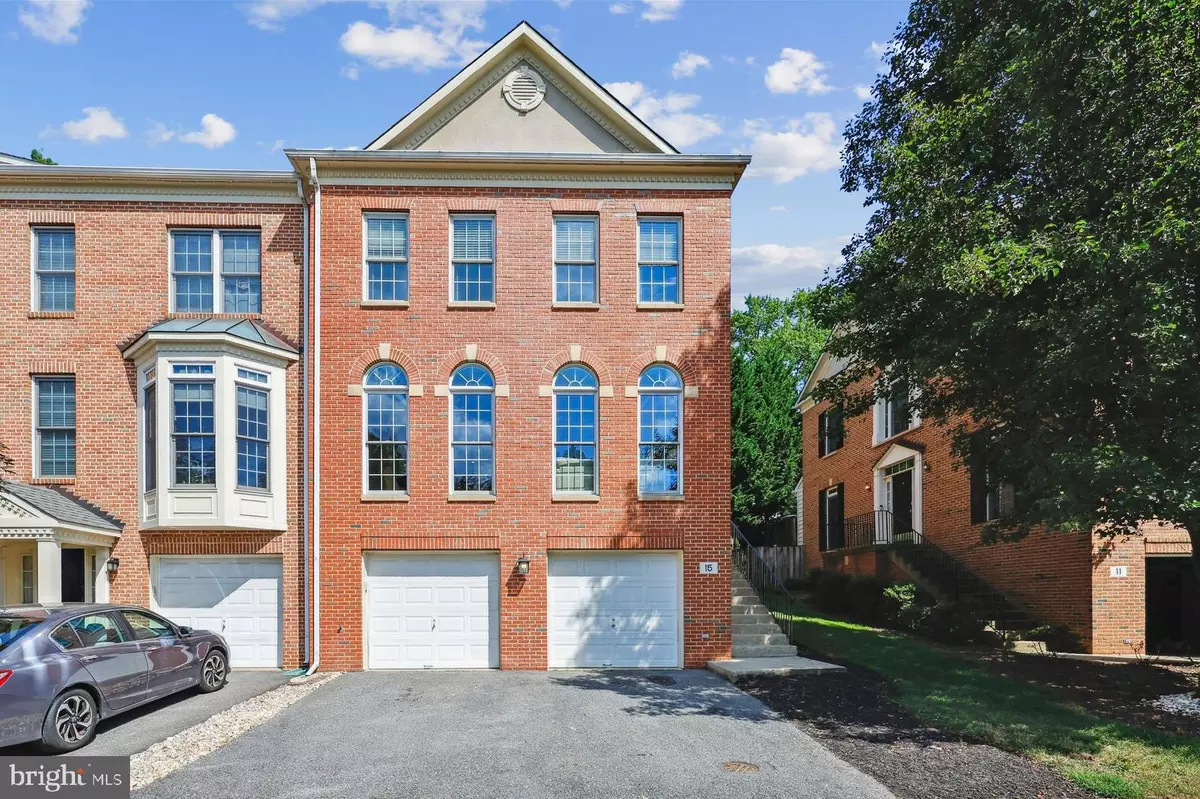 Rockville, MD 20850,15 BLUE HOSTA WAY