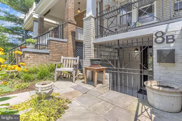 Washington, DC 20011,8 GRANT CIR NW