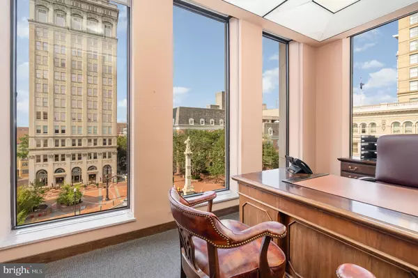 Lancaster, PA 17603,28 PENN SQ #400