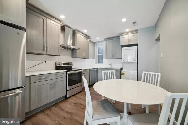Philadelphia, PA 19147,524 S 3RD ST #3