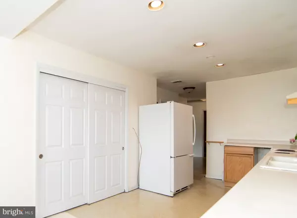Levittown, PA 19054,53 PINEWOOD DR