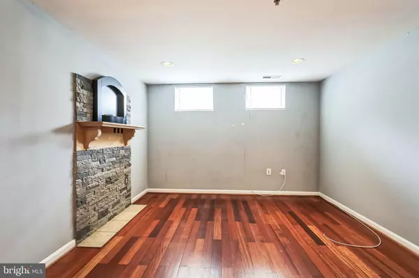 Washington, DC 20019,4929 FOOTE ST NE #2