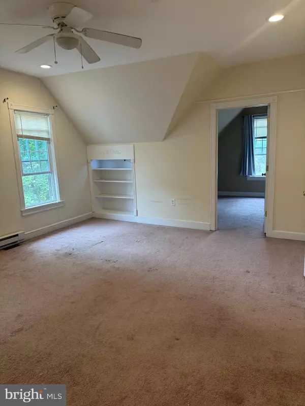 Pennsauken, NJ 08109,6174 IRVING AVE #C