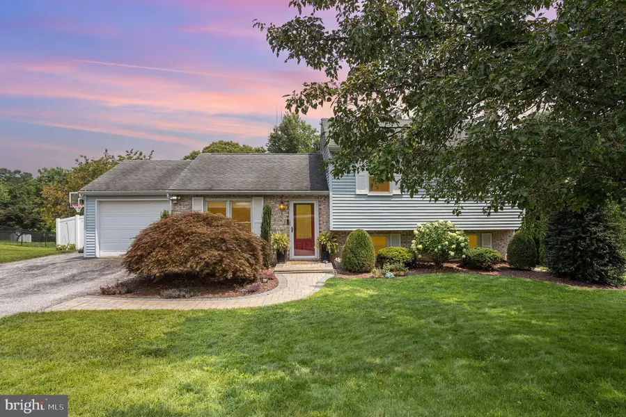 2945 EXETER DR S, York, PA 17403