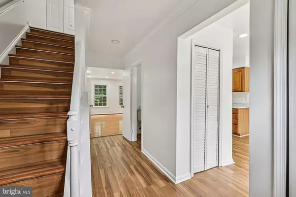 Burke, VA 22015,6312 TEAKWOOD CT