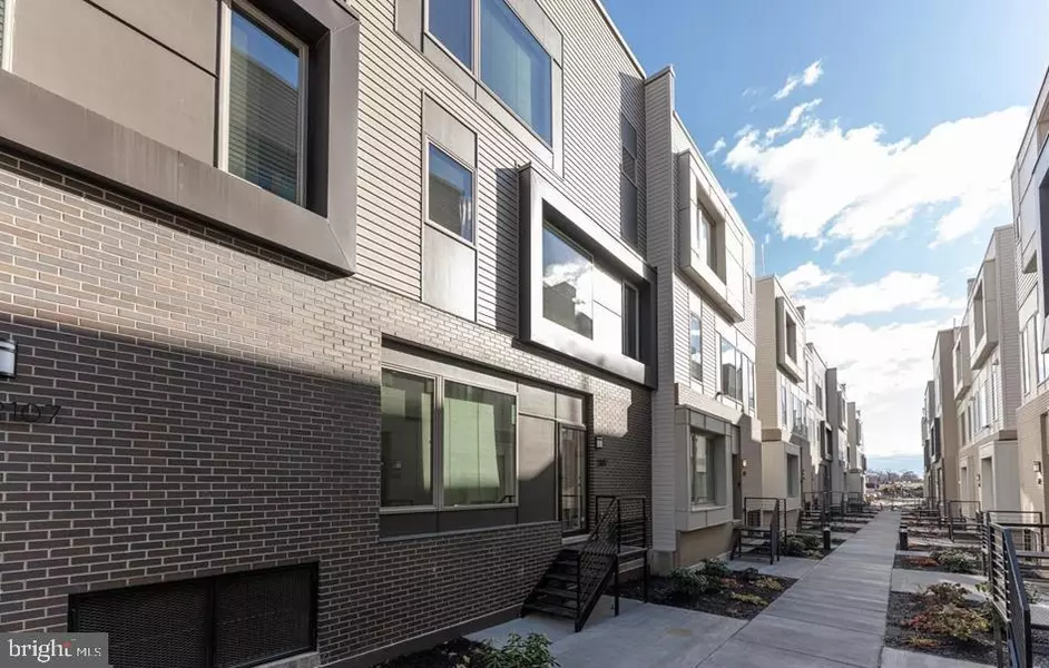 2108 KENSINGTON WALK, Philadelphia, PA 19125