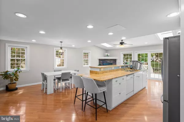 Glen Burnie, MD 21061,708 RADNOR CT