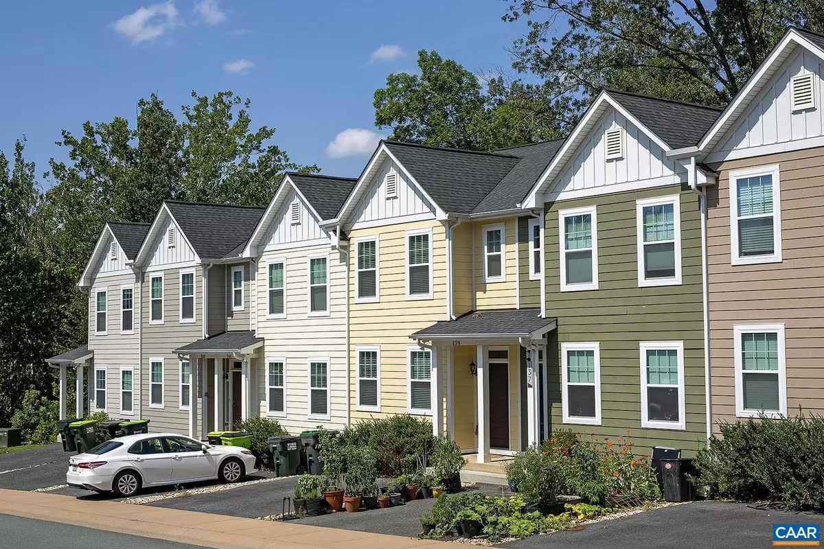 Charlottesville, VA 22903,139 LONGWOOD DR