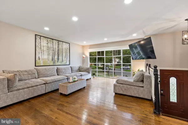 Rockville, MD 20853,14303 MERTON CT