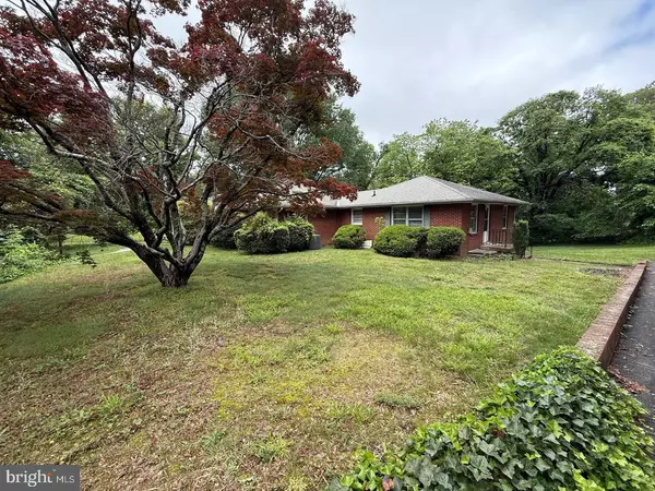 117 COURTLAND DR #2, Fredericksburg, VA 22401