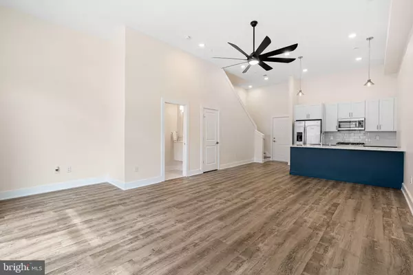 Philadelphia, PA 19123,1115 N AMERICAN ST #D4