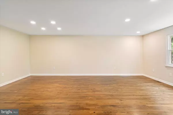 Owings Mills, MD 21117,12 ENGLEFIELD SQ