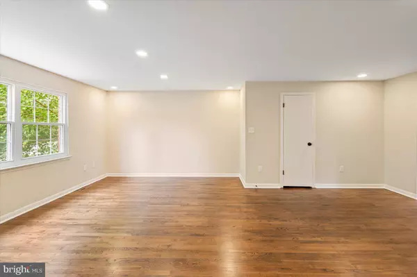 Owings Mills, MD 21117,12 ENGLEFIELD SQ