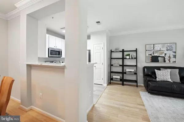 Alexandria, VA 22304,4854 EISENHOWER AVE #248