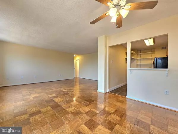Alexandria, VA 22303,2059 HUNTINGTON AVE #409
