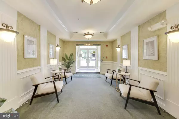 Laurel, MD 20707,13801 BELLE CHASSE BLVD #212