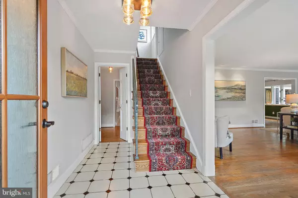 Alexandria, VA 22314,500 CROWN VIEW DR