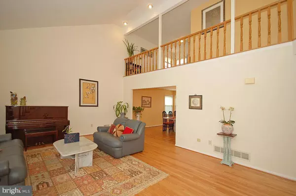 Princeton Junction, NJ 08550,7 ROBERT DR