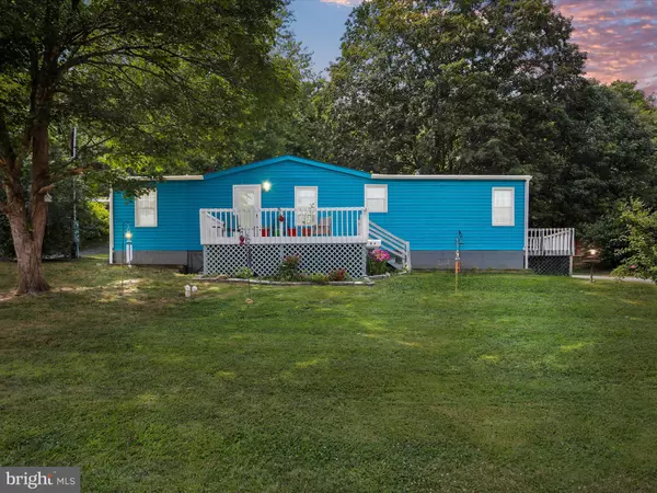 36 CONCORD AVE, Berkeley Springs, WV 25411