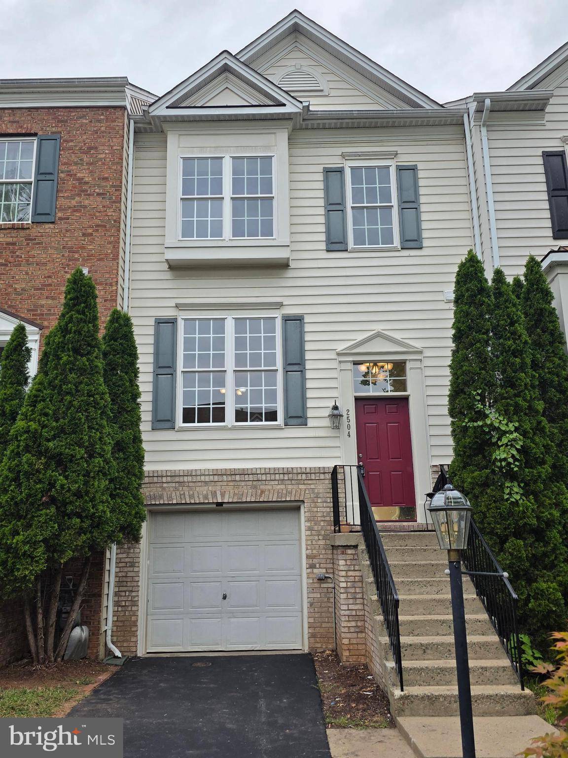 Woodbridge, VA 22191,2504 OAK TREE LN