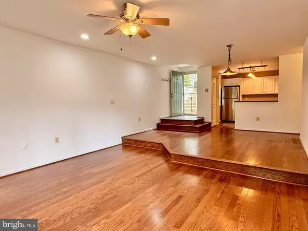 Falls Church, VA 22042,2930 YARLING CT #2930
