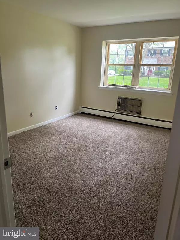 Aston, PA 19014,4701 PENNELL RD #A-5