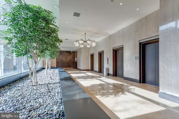 Philadelphia, PA 19103,226 W RITTENHOUSE SQ #1718